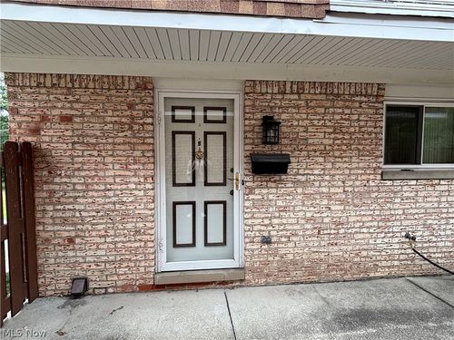 5-6474 Concord Dr, Parma, OH, 44134 | Card Image
