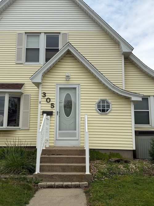 305 S Clinton St, Morrison, IL, 61270-2714 | Card Image