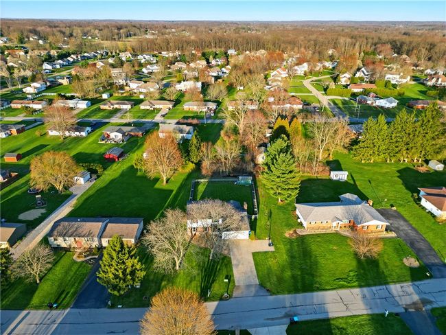 3690 Clearview Dr, House other with 5 bedrooms, 4 bathrooms and 2 parking in Hermitage PA | Image 5