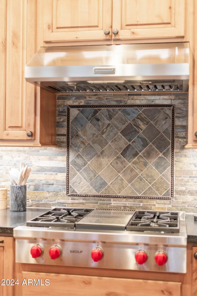 Wolf Stove w/Slate backsplash | Image 23