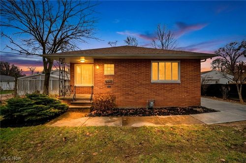 6104 Turney Rd, Garfield Heights, OH, 44125-4504 | Card Image