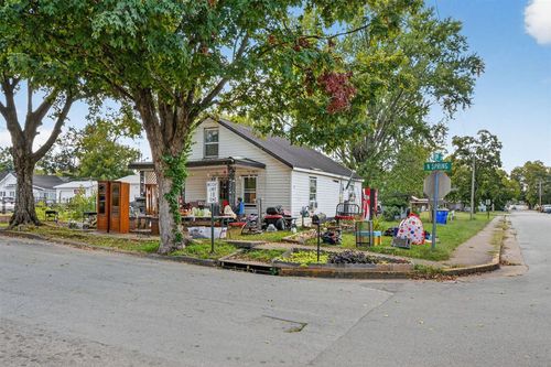 125 N Spring St, Russellville, KY, 42276-1848 | Card Image