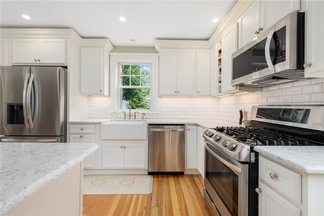 204 8 Th St, House other with 3 bedrooms, 2 bathrooms and 3 parking in Providence RI | Image 19