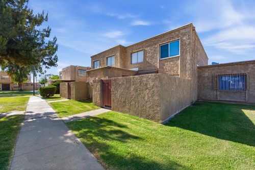 6705 W Devonshire Ave, Phoenix, AZ, 85033-3241 | Card Image