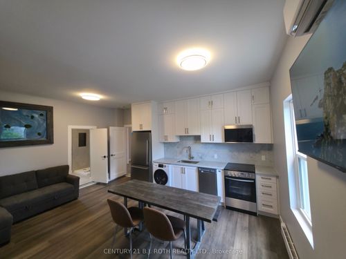 4-82 Albert St N, Orillia, ON, L3V5K5 | Card Image