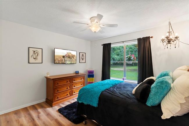 9528 Gates Loop, House other with 3 bedrooms, 2 bathrooms and null parking in Manvel TX | Image 11