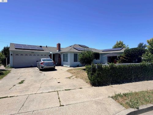 2719 Xavier St, East Palo Alto, CA, 94303-1266 | Card Image