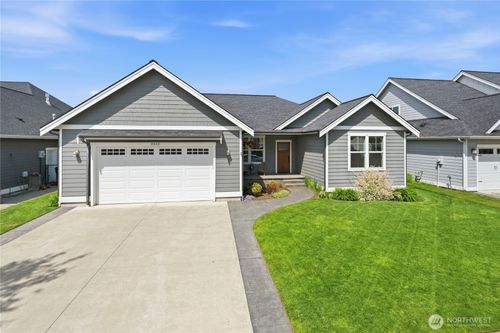 2013 Brome St, Lynden, WA, 98264-1039 | Card Image