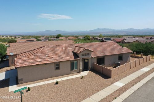 1704 S Tenen Pass Dr, Benson, AZ, 85602-7520 | Card Image