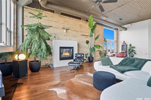 503-211 Av D N, Saskatoon, SK, S7L1M7 | Card Image