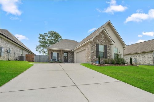 20822 Great Plains Ave, Zachary, LA, 70791-5502 | Card Image