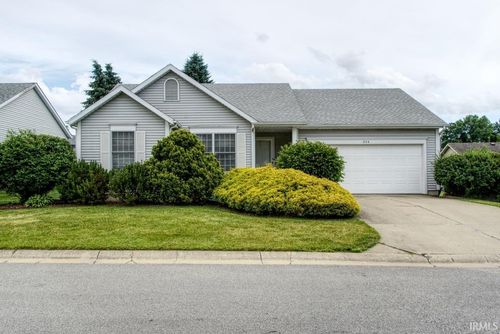 806 Eagle Cove Dr, South Bend, IN, 46614-5575 | Card Image