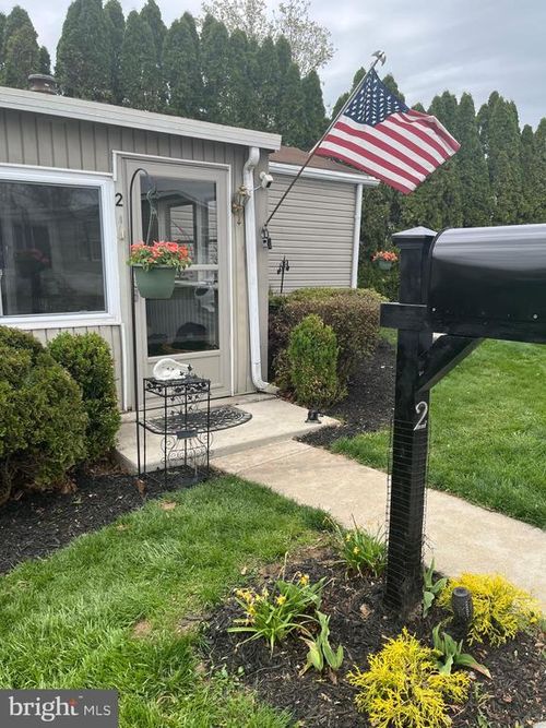 2 Skyview Dr, Hershey, PA, 17033-1157 | Card Image