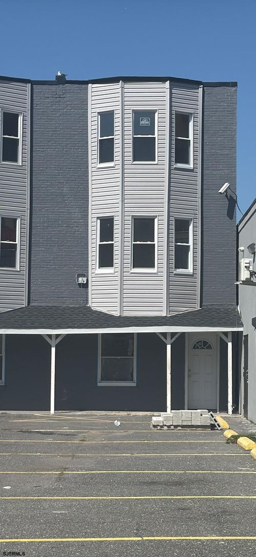 2417 Pacific Ave, Atlantic City, NJ, 08401-6634 | Card Image