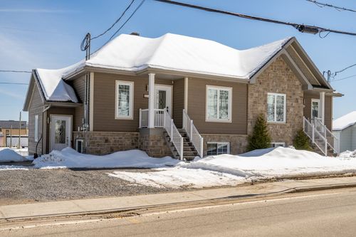 1031 Rue Principale, Petite-Rivière-Saint-François, QC, G0A2L0 | Card Image