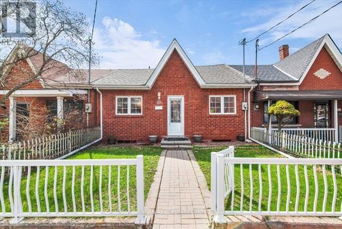 69 Robinson Street, Toronto (Trinity-Bellwoods), ON, M6J1L4 | Card Image