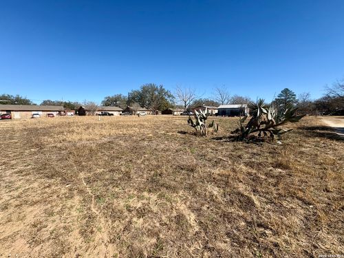 000 Sanches Ave, Pleasanton, TX, 78064 | Card Image