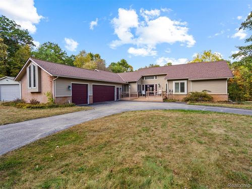 7286 Pine Knob Rd, Clarkston, MI, 48348-4821 | Card Image