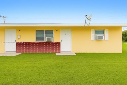 821 Sw 7th Ave, Hallandale Beach, FL, 33009-6914 | Card Image