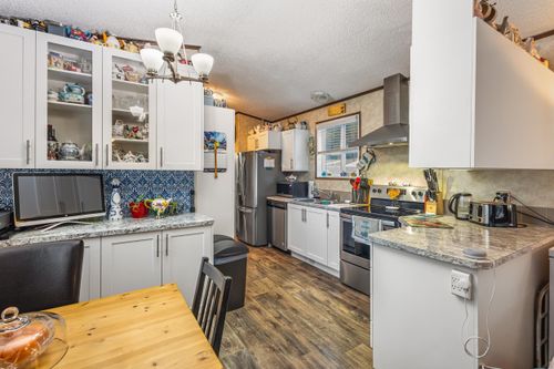 18-3942 Columbia Valley Rd, Cultus Lake, BC, V2R5B1 | Card Image