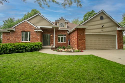 1209 10th St, Baldwin City, KS, 66006-4152 | Card Image