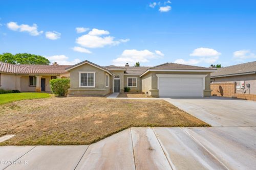 6304 Starview Dr, Lancaster, CA, 93536-1709 | Card Image