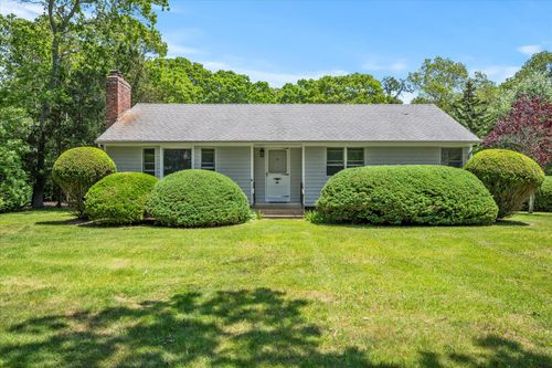 64 Old Depot Rd, Quogue, NY, 11959-4254 | Card Image