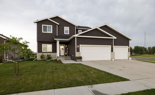 6313 54th Ave S, Fargo, ND, 58104-4562 | Card Image