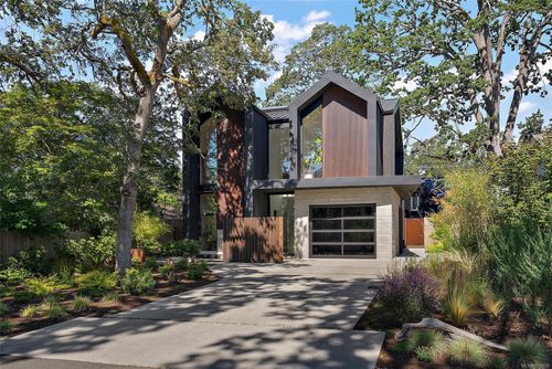 862 Somenos St, Victoria, BC, V8S4A6 | Card Image