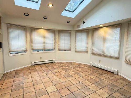 2 Joan Ct, Woodbury, NY, 11797-1901 | Card Image