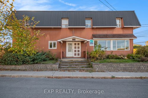 {{alt}} | Card Image