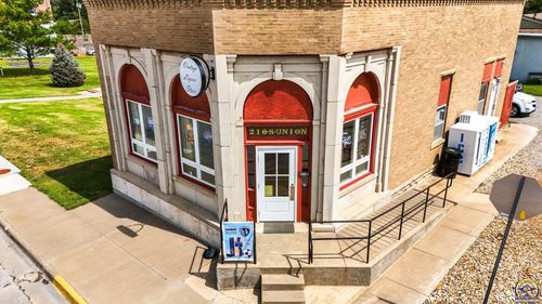 210 S Union St, Mc Louth, KS, 66054-4126 | Card Image