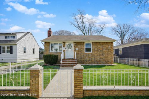225 Van Name Ave, Staten Island, NY, 10303-2523 | Card Image