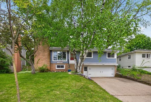 548 22nd St Ne, Rochester, MN, 55906-4255 | Card Image