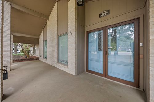 802 Rock Canyon Dr, Duncanville, TX, 75137-2944 | Card Image