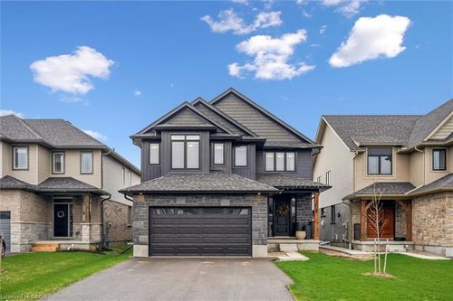203 Schmidt Drive, Arthur, ON, N0G1A0 | Card Image
