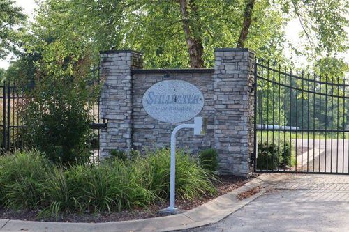 125126 Putters Ln, Russell Springs, KY, 42642 | Card Image