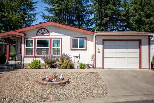 1058 Hemlock Ln, Grants Pass, OR, 97527-5790 | Card Image