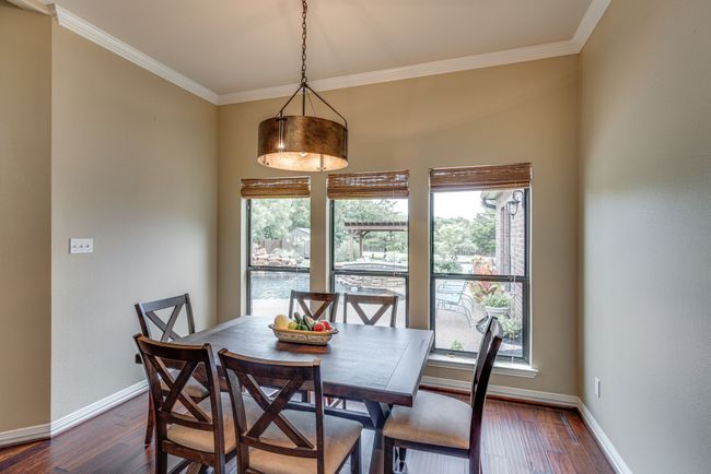 Breakfast Room, ample light, crown molding | Image 13