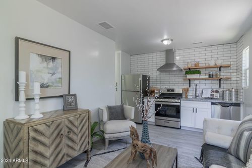 1-1649 E Oak St, Phoenix, AZ, 85006-1867 | Card Image