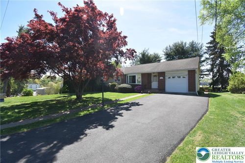 2400 Lawnherst Ave, Palmer Twp, PA, 18045-2708 | Card Image