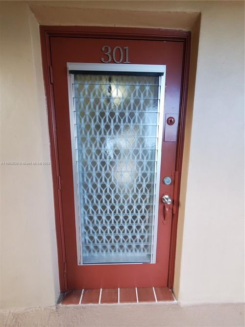 apt-301-2941 N Nob Hill Rd, Sunrise, FL, 33322-5877 | Card Image