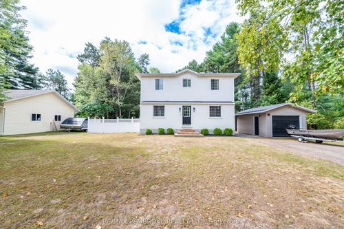 5 Dennis Cres, Pembroke, ON, K8A8P3 | Card Image