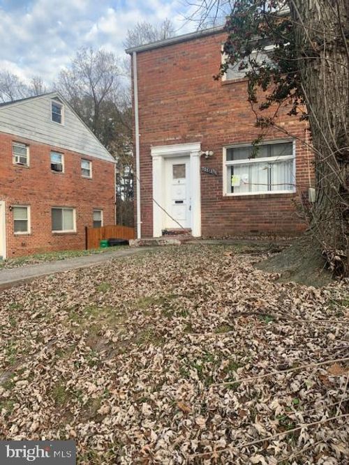 5513 59th Ave, RIVERDALE, MD, 20737-2615 | Card Image