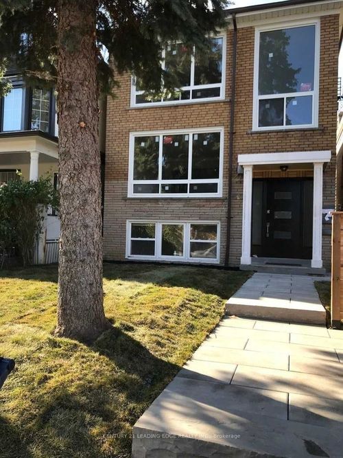 426 Arlington Ave, York, ON, M6C3A2 | Card Image