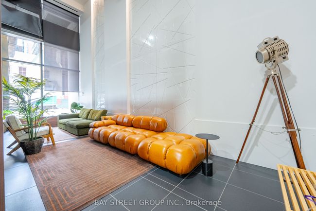 3212 - 21 Widmer St, Condo with 2 bedrooms, 1 bathrooms and null parking in Toronto ON | Image 43