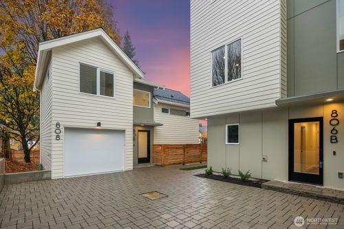 808 34th Ave, Seattle, WA, 98122-5134 | Card Image