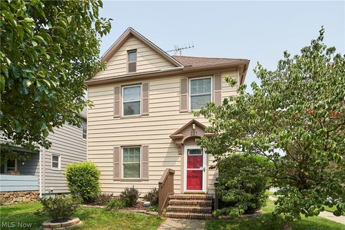221 7th St Nw, Barberton, OH, 44203-2136 | Card Image
