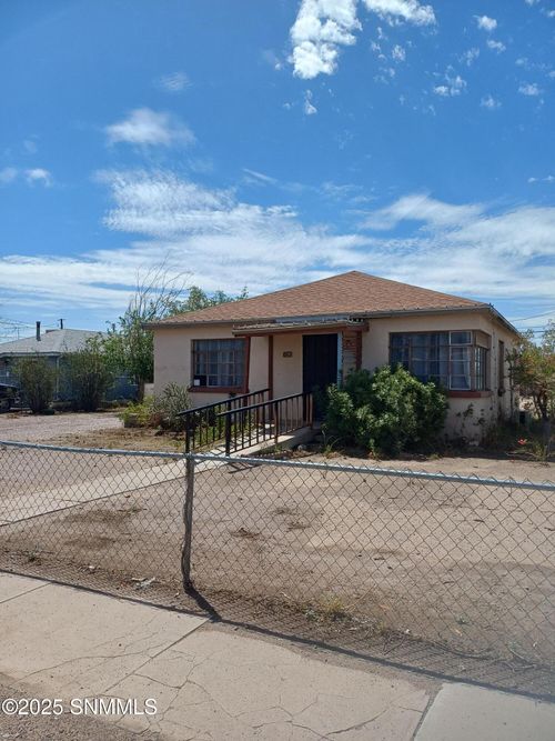 1095 Van Patten Ave, Las Cruces, NM, 88005-2219 | Card Image