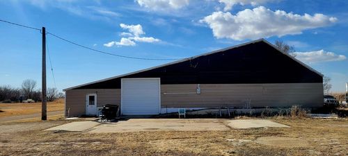 380 Maple St Nw, Conde, SD, 57434 | Card Image